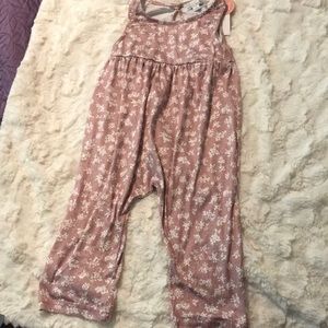 NWT- Bailey’s Blossoms mauve with white floral print jumpsuit, size 2T
